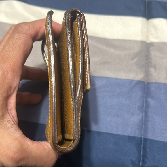 Gucci short Wallet-tan Color - Picture 3 of 9